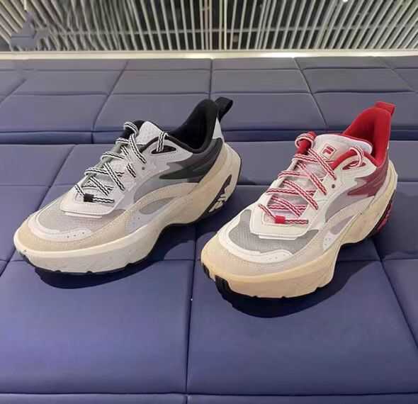 时尚休闲摩登女鞋FILA