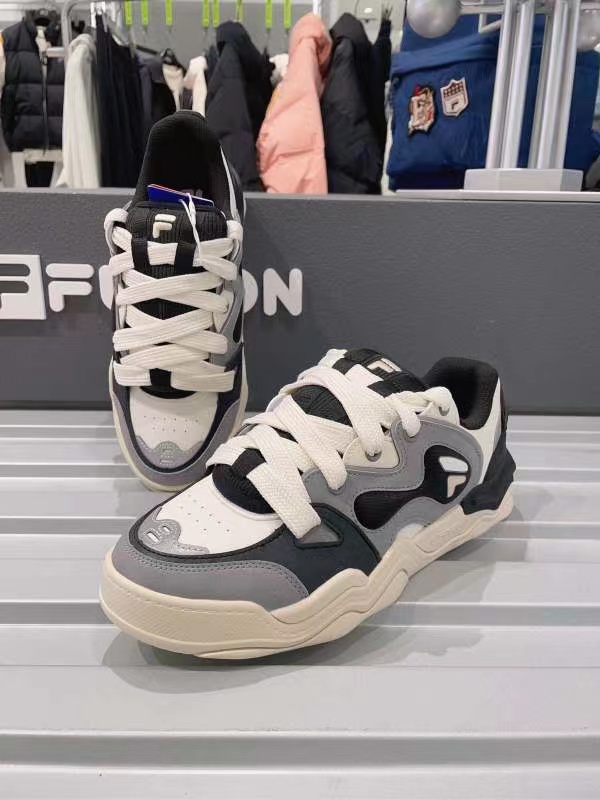FILA/斐乐2024年新款运动板鞋