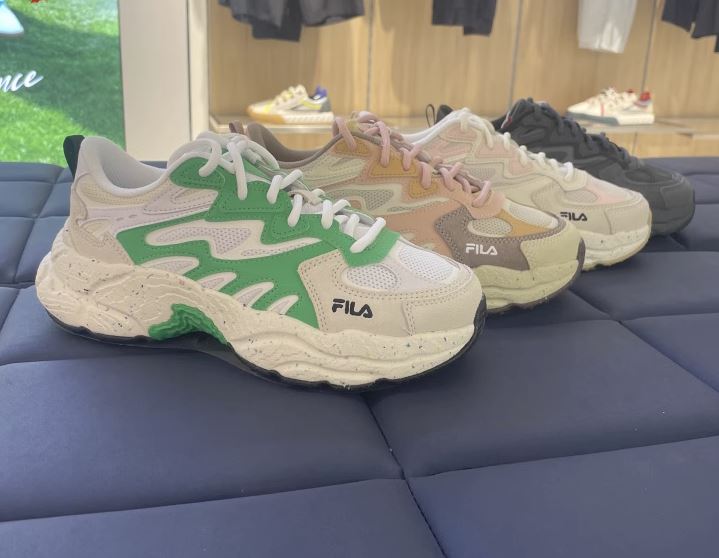 fila/斐乐2023年新款运动跑鞋