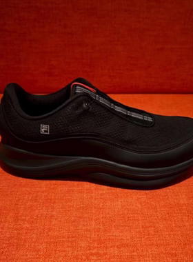 FILA斐乐2025年秋新款男鞋专业运动休闲透气防滑路跑鞋A12M531127