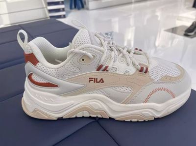 fila/斐乐2023年新款运动跑鞋