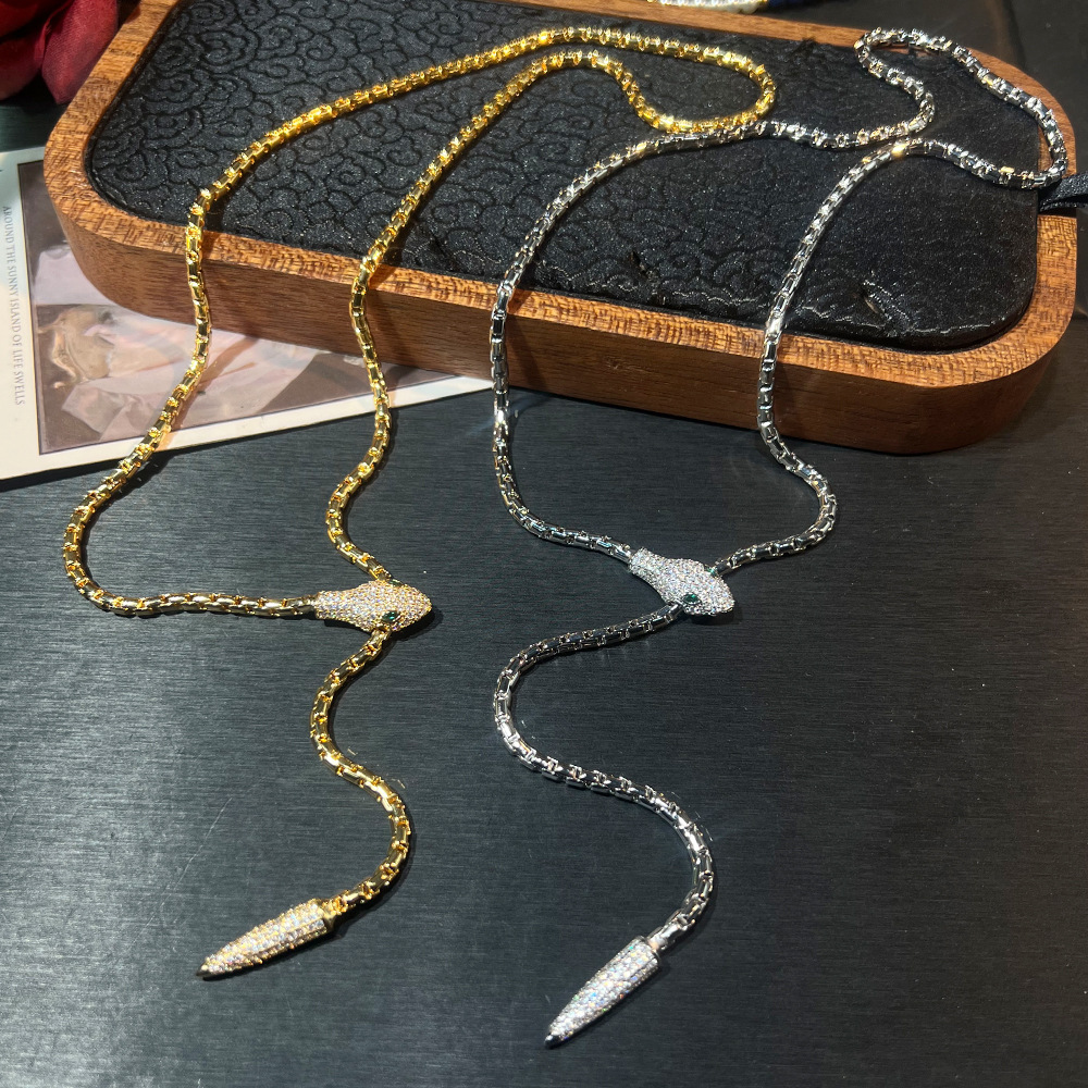 欧美小众设计感蛇形项链轻奢高级感锁骨链锆石抽拉式个性时尚颈链