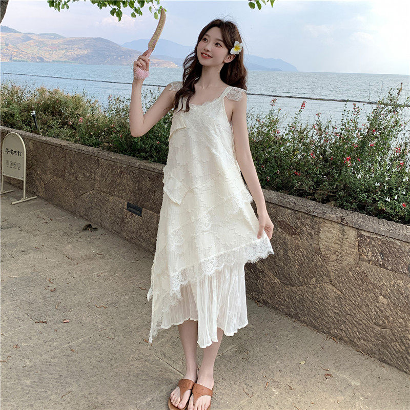 吊带连衣裙女2025夏新款不规则蕾丝仙女初恋宽松小个子斜裁度假裙，女装连衣裙，浙宝128（原290）