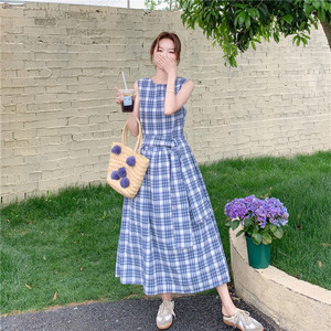 蓝色格子无袖连衣裙女2025夏季新款法式温柔风收腰显瘦气质背心裙图片