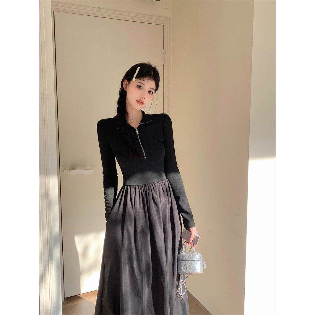 早初秋2026年新款女赫本风法式黑色连衣裙子长袖秋冬高级打底长裙