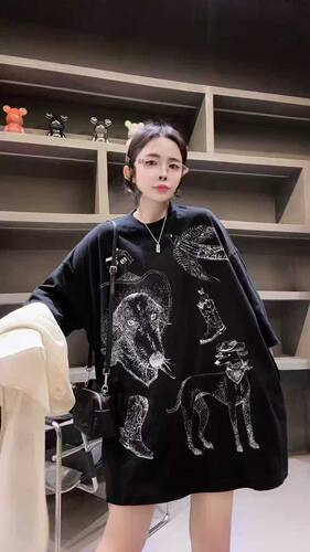 欧洲站2026年新款春季宽松上衣设计感t恤女减龄洋气时尚大码