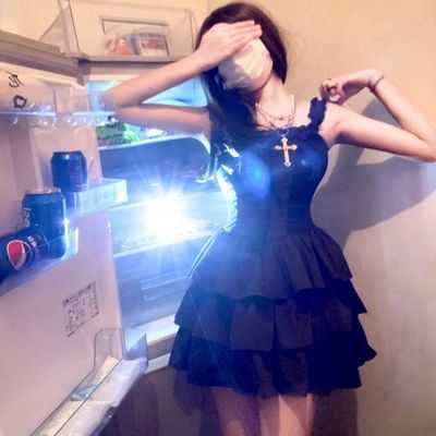 黑色吊带抹胸A字裙少女感小众修身设计连衣裙法式时尚名媛小黑裙