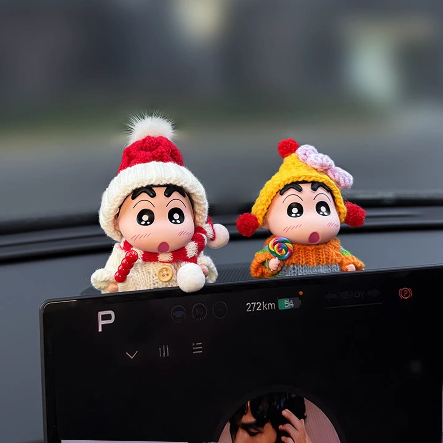 蜡笔小新车载摆件有趣的车内装饰品汽车中控台屏幕趴趴摆件小可爱,汽车用品/电子/清洗/改装,摆件,淘宝优惠券,粉丝福利购,淘宝优惠卷