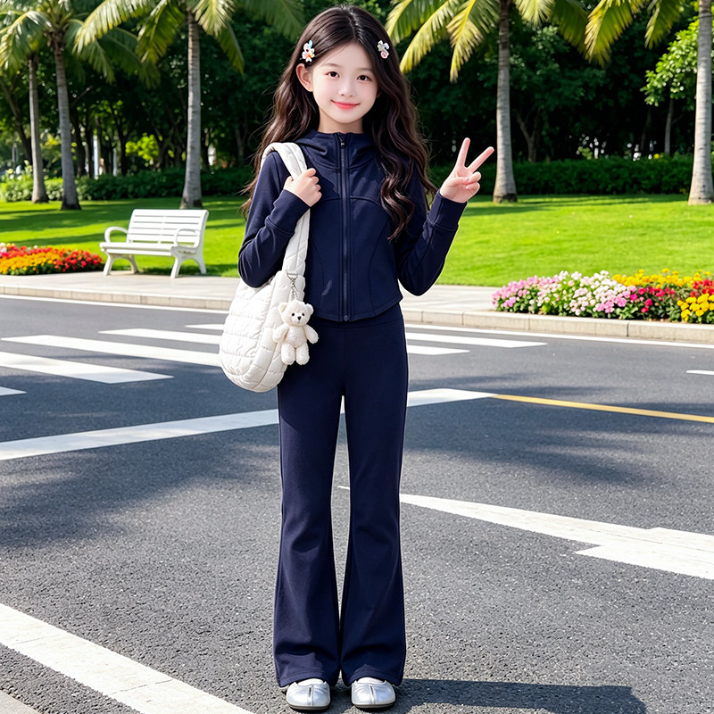 女童秋季套装2026新款儿童时髦洋气中大童女孩瑜伽穿搭春秋微喇裤图片