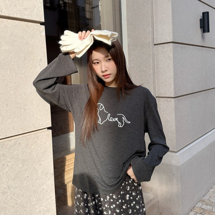 DIGM广州十三行女装2025秋冬小狗刺绣磨毛打底衫长袖T恤女A09521
