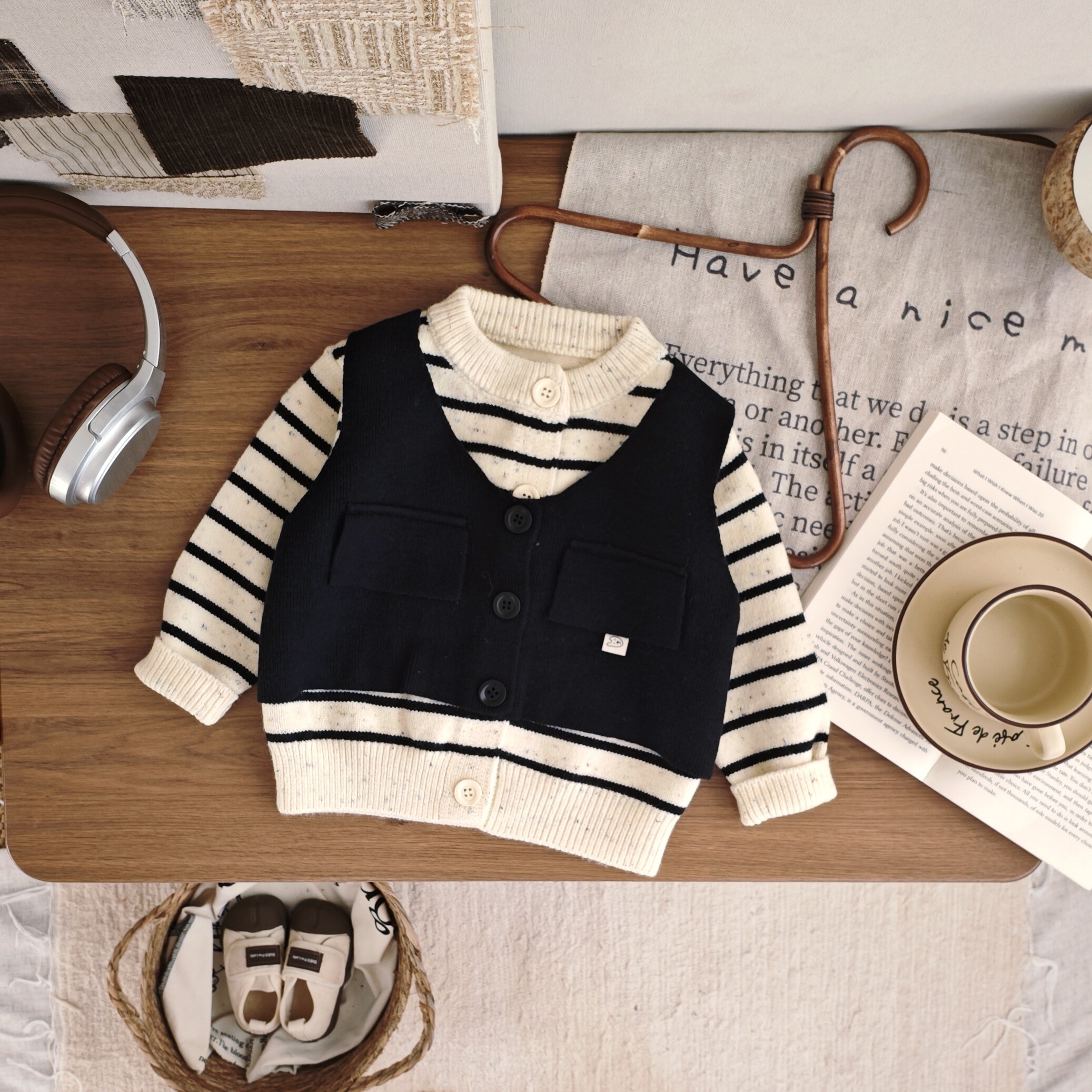 2025秋冬新款男童针织开衫假两件毛衣条纹上衣外套小童韩版洋气