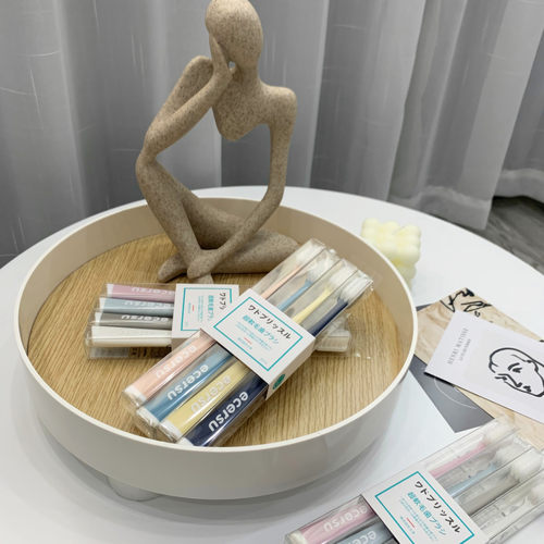 居家日用简约深层清洁软毛牙刷