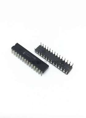 PIC16F724-I/P 59 1939 1937 1789 1517封装PDIP-40 8位控制器IC