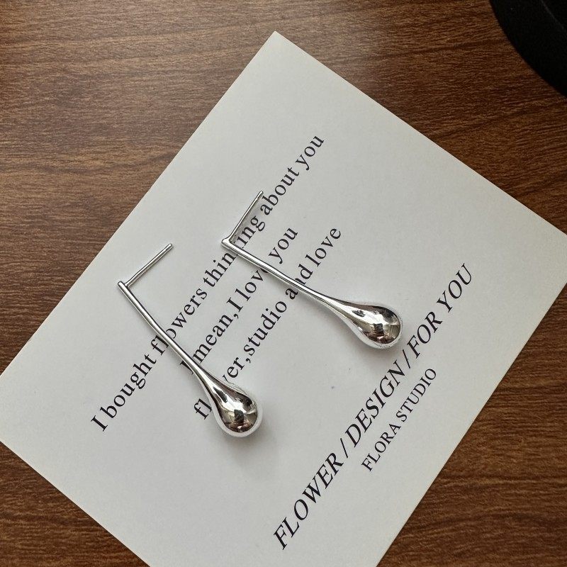 S925纯银韩版小众设计感水滴耳环INS风博主款简约时尚感耳饰品,饰品/流行首饰/时尚饰品新,银饰耳饰,淘宝优惠券,粉丝福利购,淘宝优惠卷