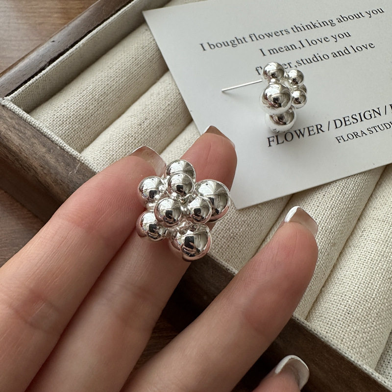 S925纯银韩版小众设计感渐变珠珠耳钉韩国时髦个性简约韩系耳环,饰品/流行首饰/时尚饰品新,银饰耳饰,淘宝优惠券,粉丝福利购,淘宝优惠卷