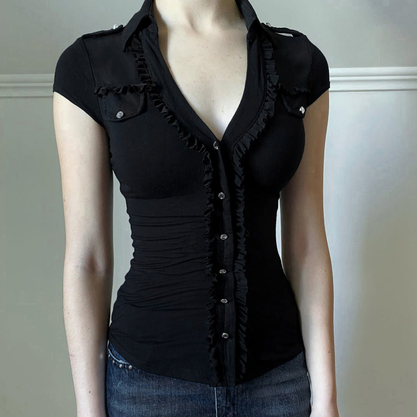 美式辣妹黑色排扣荷叶边POLO领T恤 Black Button Ruffle Polo Tee