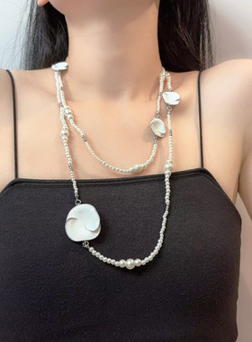 轻奢梅花黑白色珐琅黑玛瑙花朵项链小众设计感长款毛衣链女锁骨链