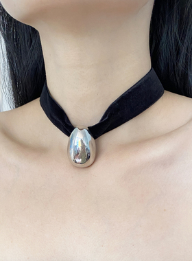 金属丝绒女蛋形水滴锁骨颈链