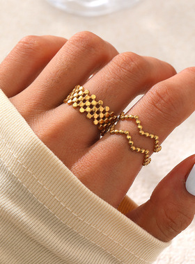 法式轻奢镂空爱心宽面戒指