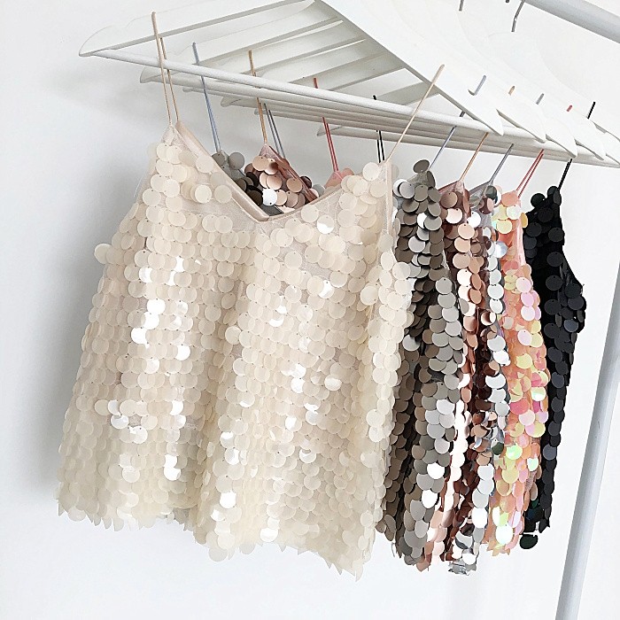 /	BLING闪闪亮片V领吊带上衣女2019春夏新款夜店风无袖外穿短款背