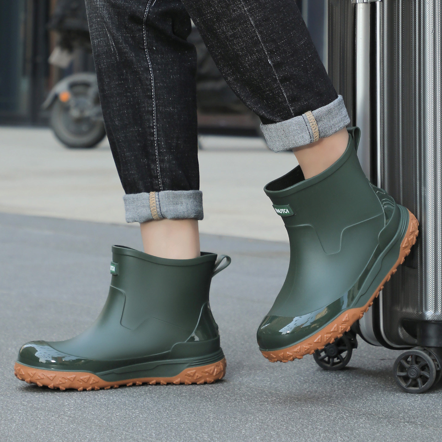 2026新款短筒雨鞋男款厚底夏季防水防滑厨房工作胶靴轻便平底水鞋