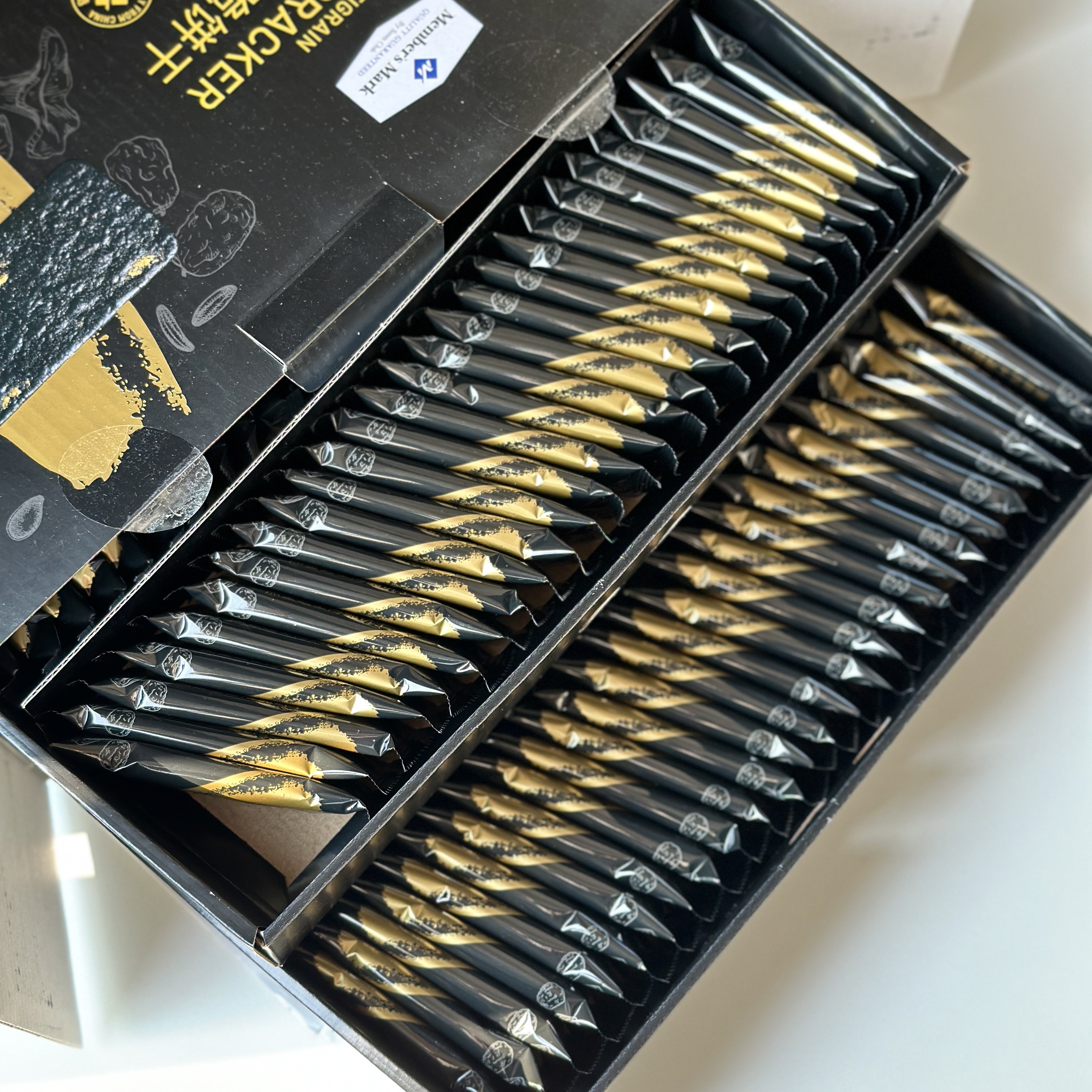 代购MM黑金芝士薄脆饼干10包装下午茶饼干点心休闲小零食小吃