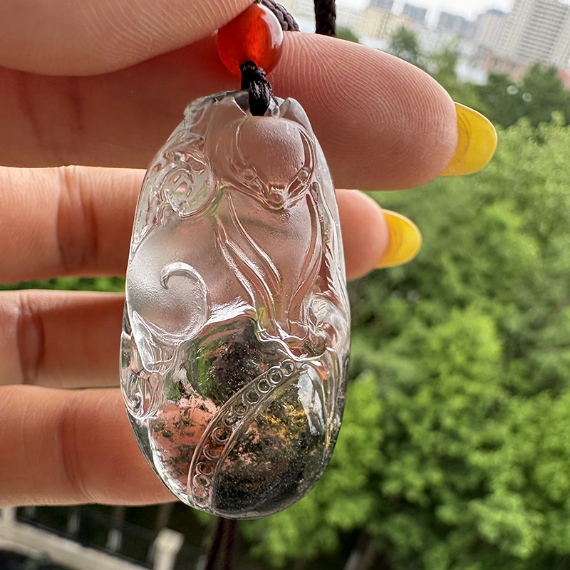 天然巴西绿幽灵九尾狐精雕吊坠
