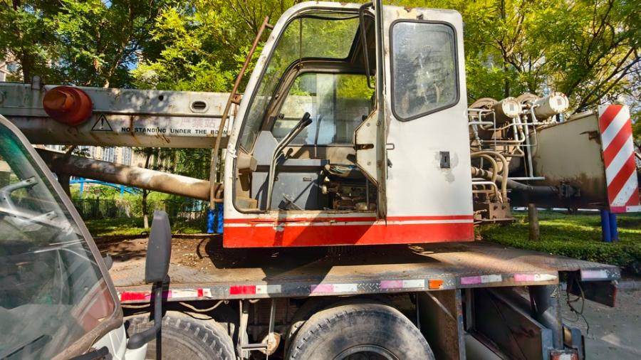 1月16日邢台型号为中联牌ZLJ5189JQZ12D的工程车辆网络拍卖公告