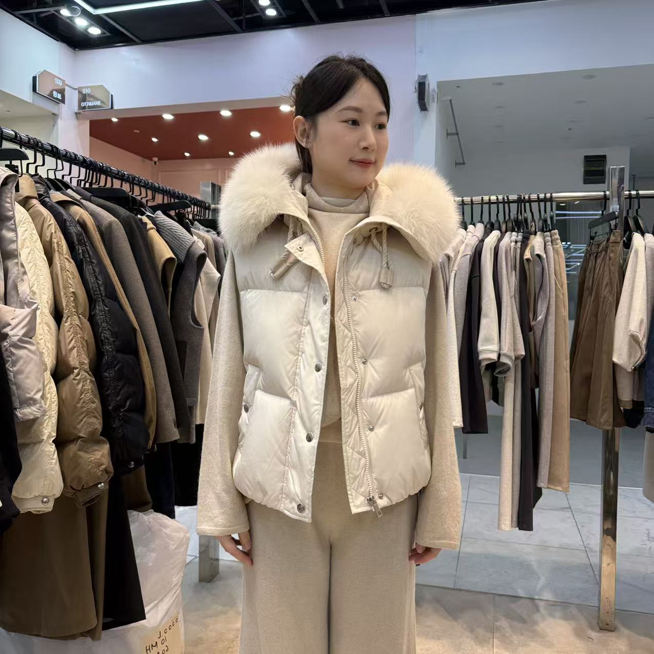 爱情的模漾  韩国代购 KC130（jcoco）狐狸毛領鵝絨馬甲