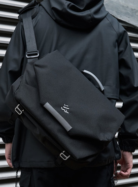 法国MlCANl KONS斜挎包男款潮牌工装机能邮差包16英寸电脑单肩包