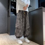 黑灰色