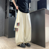 米白色