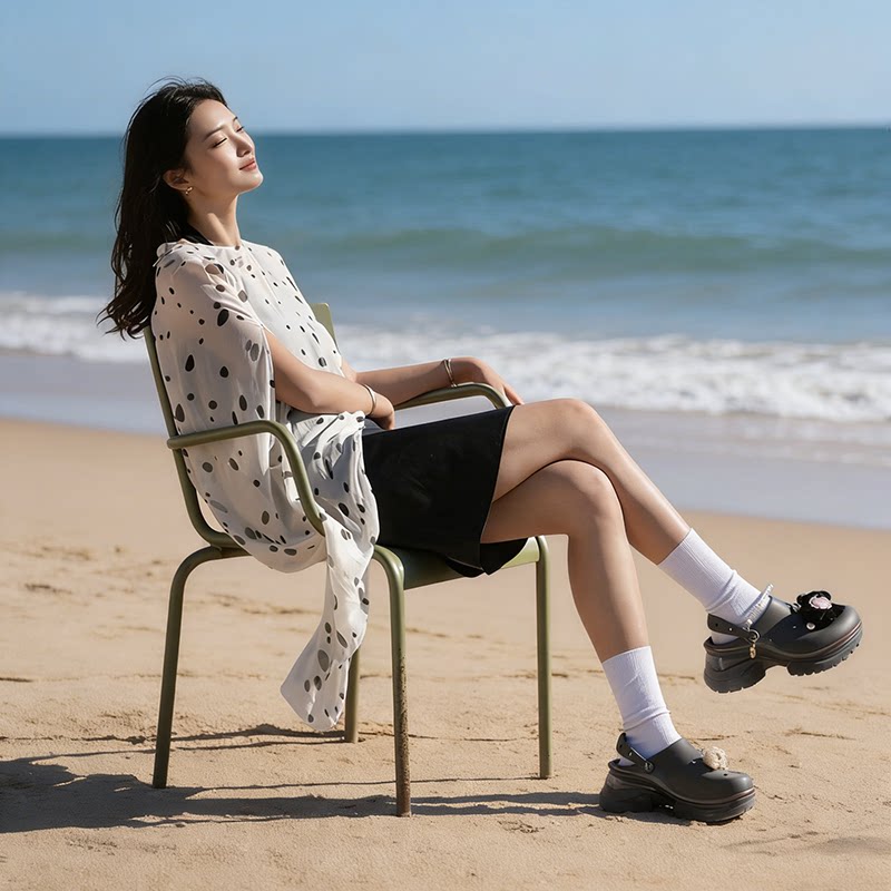 2026新款小海豚洞洞鞋增高厚底户外休闲女鞋速干气垫老爹鞋沙滩鞋