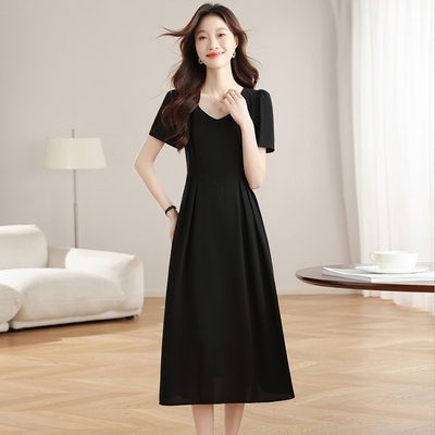 高级感赫本风短袖连衣裙女夏新款显瘦收腰长裙U领a字裙子女