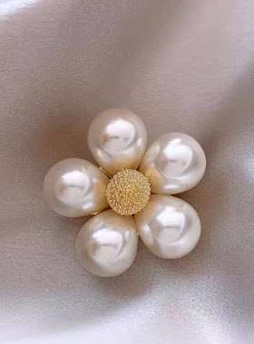 新款花朵珍珠胸针女胸花别针配饰气质高档西装防走光固定扣衣服