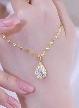 金色白钻水滴项链电镀工艺显白提气场聚会奢华时尚2025蛇年气
