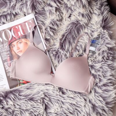 Wbra光面无痕无钢圈聚拢文胸女