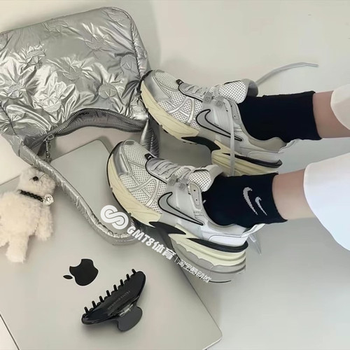 专柜正品NikeV2K复古跑鞋