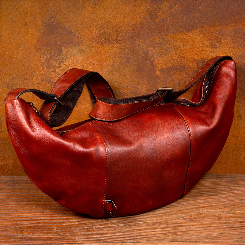 慢时光手工真皮胸包复古风单肩包