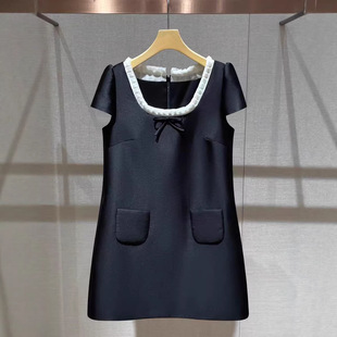 千金感连衣裙2026夏新款甜美漂亮压褶拼接钉珠领蝴蝶结短袖a字裙