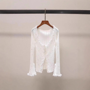 深圳南油高端女装2026春季新款浪漫舒适仙气蕾丝拼接针织开衫上衣