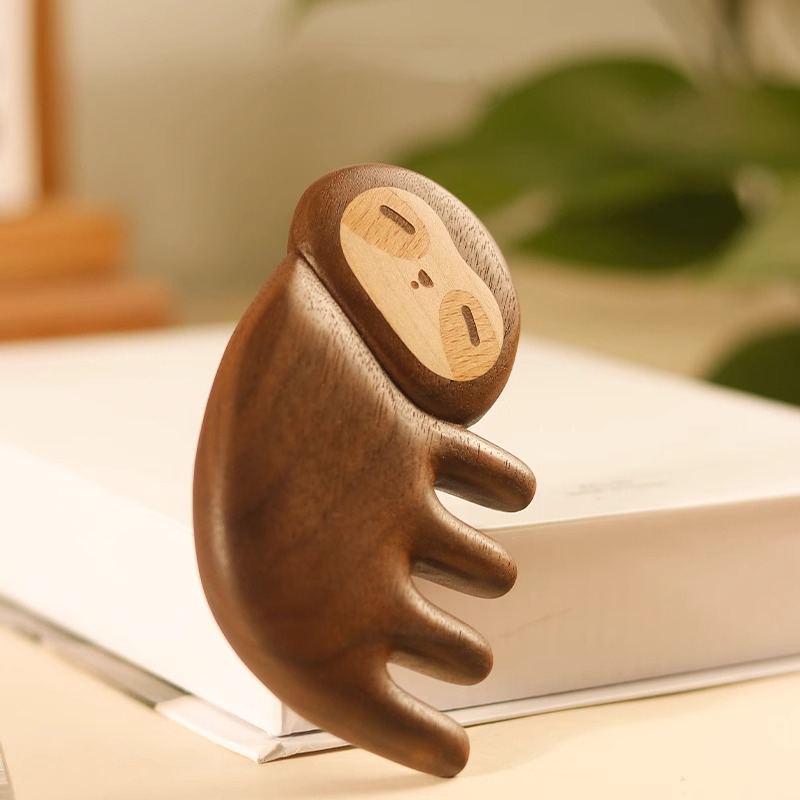 闪电树懒头皮按摩梳经络疏通头部神器实木梳子女生礼物实用高级感