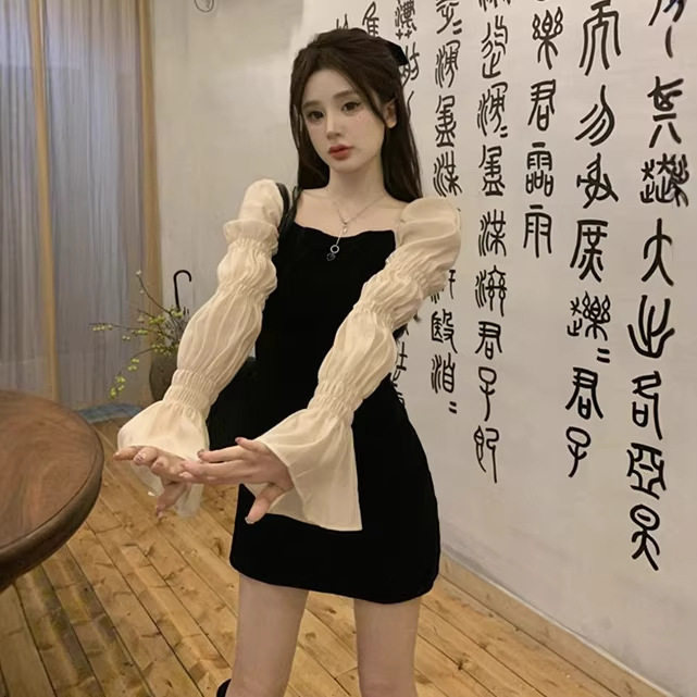 秋季甜辣风方领泡泡袖显瘦小黑裙