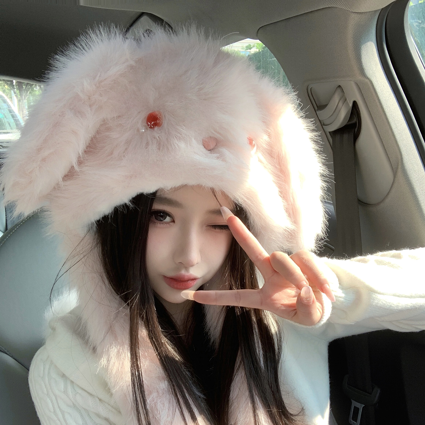 耳朵会动可爱毛绒兔耳朵帽子女冬季保暖护耳包头帽百搭加厚防寒 - 封面