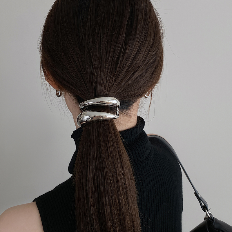 轻奢风马尾发扣夏天扎发