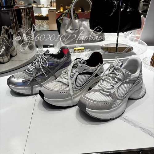 思加图2025秋女鞋极光蝴蝶老爹鞋