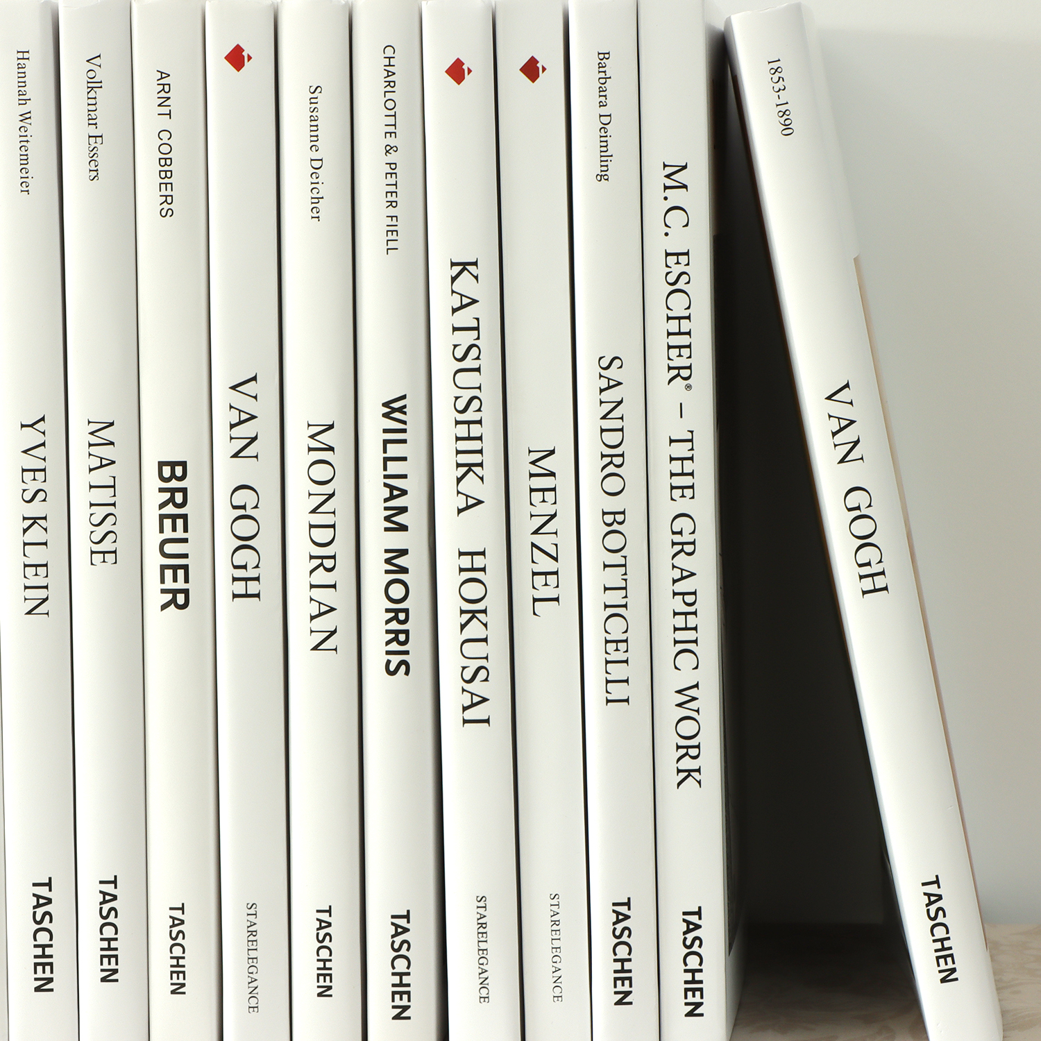 现代简约仿真油画书样板间售楼处书房书柜装饰品摆件翻页摄影道具