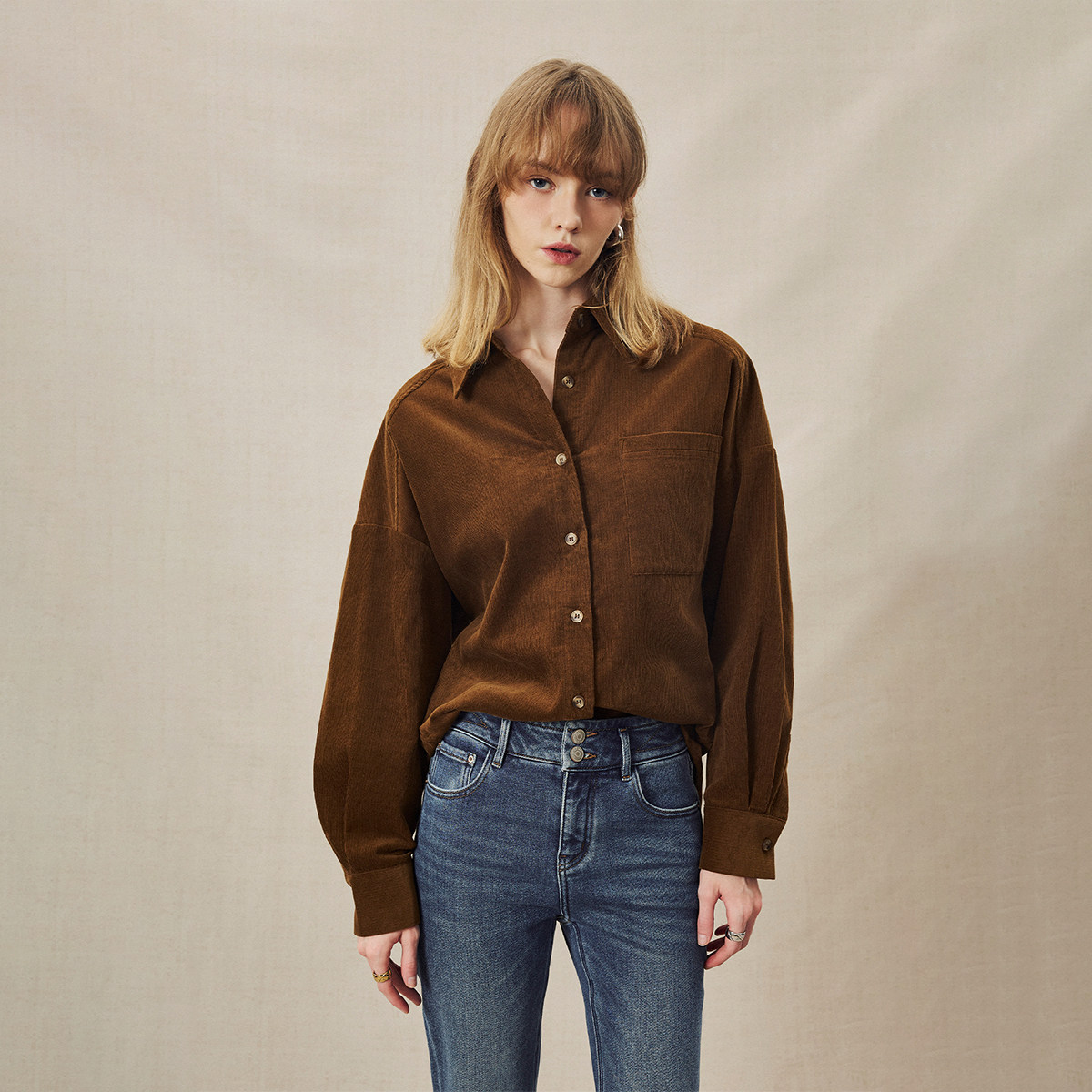 条绒翻领衬衫条绒翻领衬衫