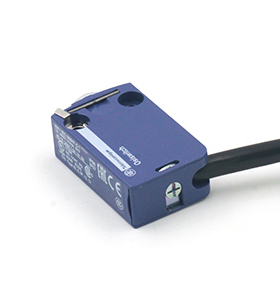 现货原装施耐德限位开关 ZCMD21L2 电感式接近开关XS612B1PAL2