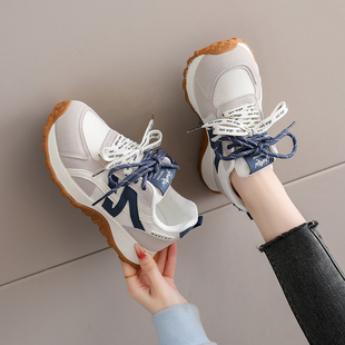 学生运动小白鞋女2026新款春季轻便阿甘跑步鞋百搭潮火德训运动鞋